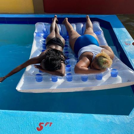 Paradise Villa Shared Onsite Private Pool Onsite Gym Ocho Rios Dış mekan fotoğraf