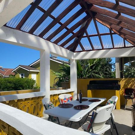 Paradise Villa Shared Onsite Private Pool Onsite Gym Ocho Rios Dış mekan fotoğraf
