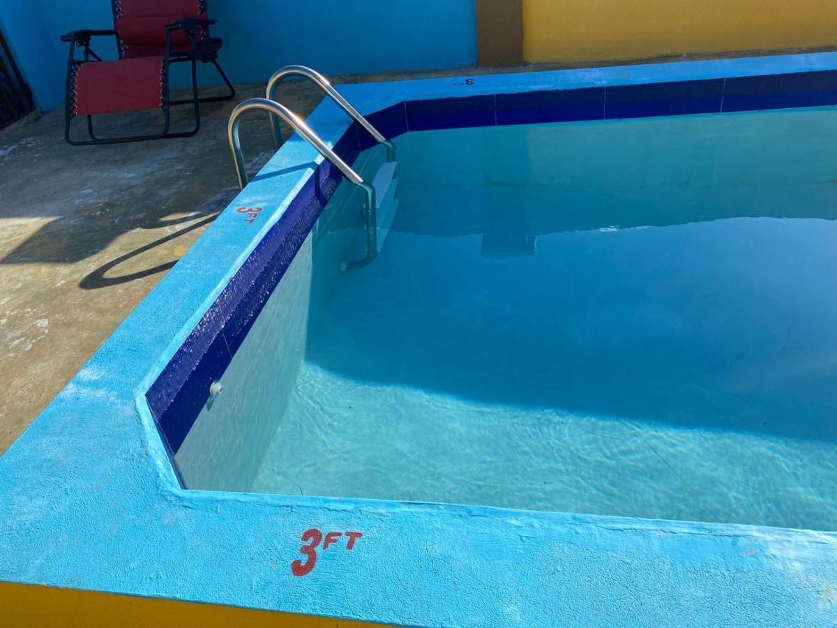 Paradise Villa Shared Onsite Private Pool Onsite Gym Ocho Rios Dış mekan fotoğraf